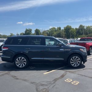 2024 Lincoln NAVIGATOR RESERVE — фото 10