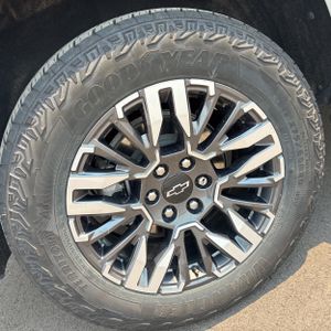 2025 Chevrolet TAHOE Z71 — миниатюра 19