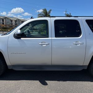 CHEVROLET SUBURBAN LT - 4