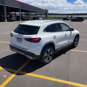 MERCEDES-BENZ GLA - 8