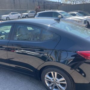 HYUNDAI ELANTRA SE - 6