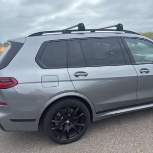 صورة 9 لـ 2024 BMW X7 M60I