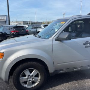 FORD ESCAPE XLT - 2