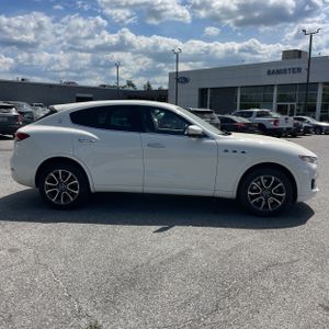 MASERATI LEVANTE S - 10