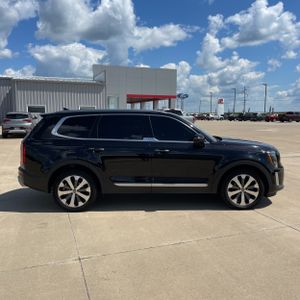 صورة 10 لـ 2021 KIA TELLURIDE S