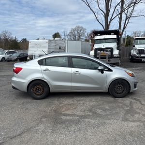 KIA RIO LX - 10