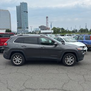صورة 10 لـ 2014 JEEP CHEROKEE LATITUDE