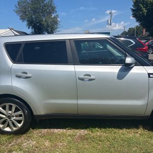 2018 KIA SOUL + 照片 8