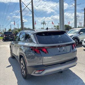 2025 Hyundai TUCSON SEL photo 5