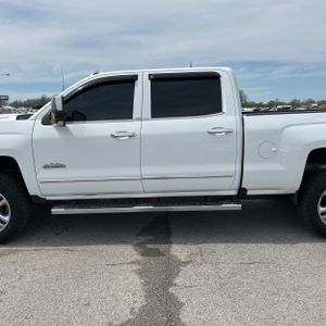 CHEVROLET SILVERADO 2500HD HIGH COUNTRY - 4
