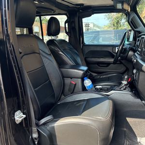 صورة 32 لـ 2018 JEEP WRANGLER UNLIMITED SAHARA