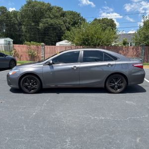2015 Toyota CAMRY SE photo 3