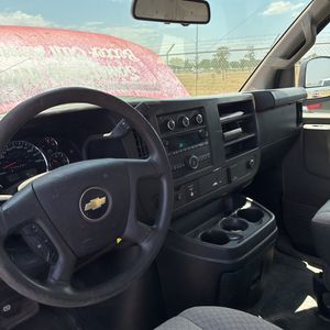 2017 Chevrolet EXPRESS 2500 thumbnail 35