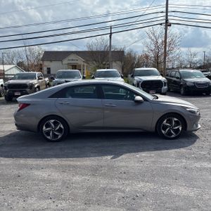 HYUNDAI ELANTRA HYBRID LIMITED - 10