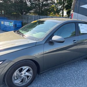 HYUNDAI ELANTRA SE - 2