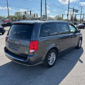 DODGE GRAND CARAVAN SXT - 8