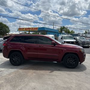 JEEP GRAND CHEROKEE ALTITUDE - 10