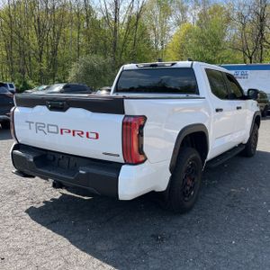 TOYOTA TUNDRA - 8