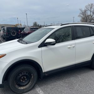 TOYOTA RAV4 XLE - 2
