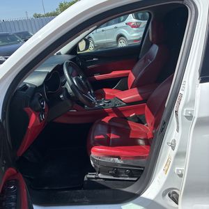 2019 ALFA Romeo STELVIO AWD — миниатюра 32