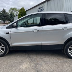 FORD ESCAPE SE - 4