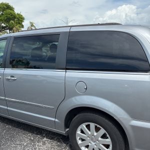 CHRYSLER TOWN AND COUNTRY TOURING - 6