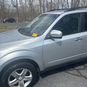 SUBARU FORESTER X PREMIUM - 2