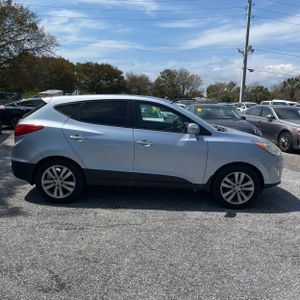 HYUNDAI TUCSON LIMITED - 9