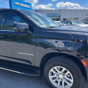 2024 Chevrolet SUBURBAN LT photo 13
