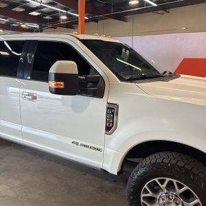 FORD F-250 SUPER DUTY LARIAT - 9