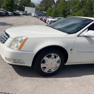 CADILLAC DTS STANDARD - 2