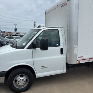 CHEVROLET EXPRESS 4500 - 2