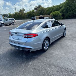 FORD FUSION SE - 8