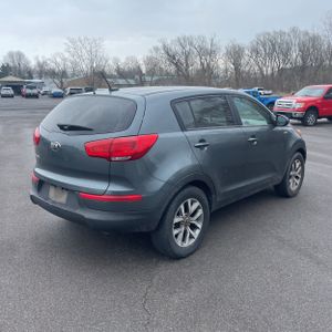KIA SPORTAGE LX - 8