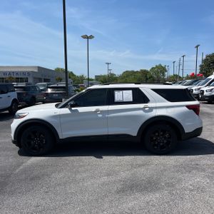FORD EXPLORER ST-LINE - 3