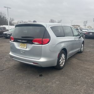 CHRYSLER VOYAGER LX - 8