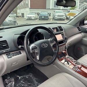 2013 Toyota HIGHLANDER LIMITED — миниатюра 35