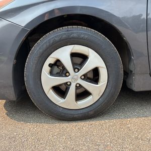 2012 Toyota PRIUS THREE — миниатюра 17