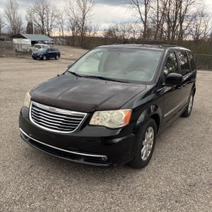 CHRYSLER TOWN AND COUNTRY TOURING - 1