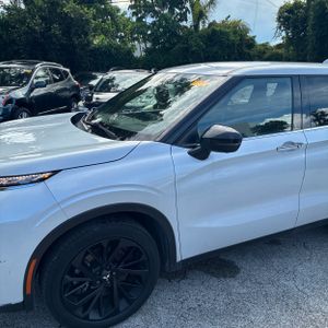 2024 Mitsubishi OUTLANDER SE BLACK EDITION 照片 2