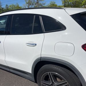 MERCEDES-BENZ GLA - 5