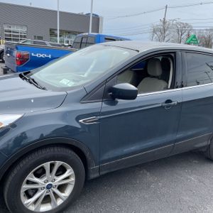 FORD ESCAPE SE - 2