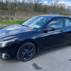 HYUNDAI ELANTRA SEL - 2