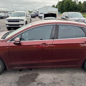 FORD FUSION SE - 4