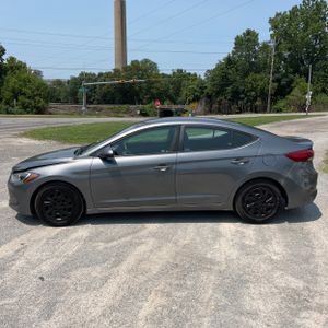 2018 Hyundai ELANTRA SE photo 3