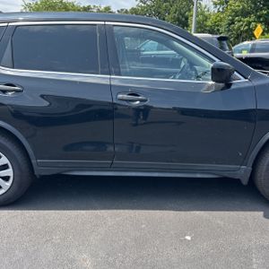 صورة مصغرة 11 لـ 2017 Nissan ROGUE S