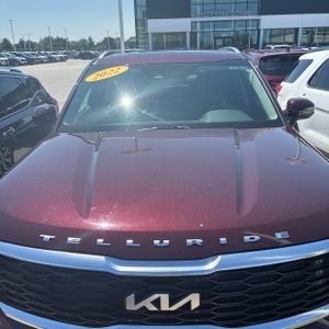 صورة 8 لـ 2022 KIA TELLURIDE S