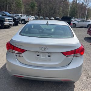 HYUNDAI ELANTRA GLS - 6