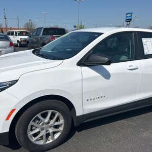 CHEVROLET EQUINOX LS - 2