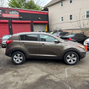 KIA SPORTAGE LX - 10